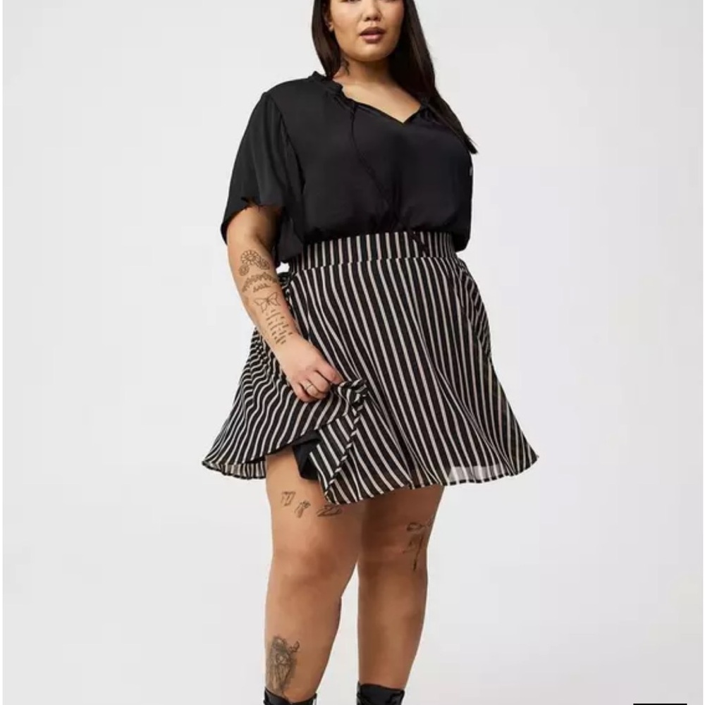 Torrid Black Ruffle Neck Blouse